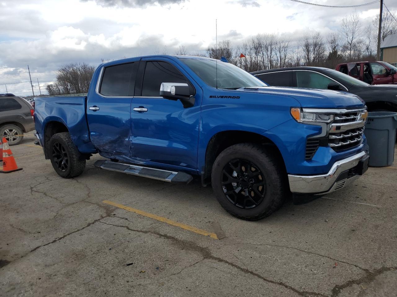 2023 CHEVROLET SILVERADO - Image 4