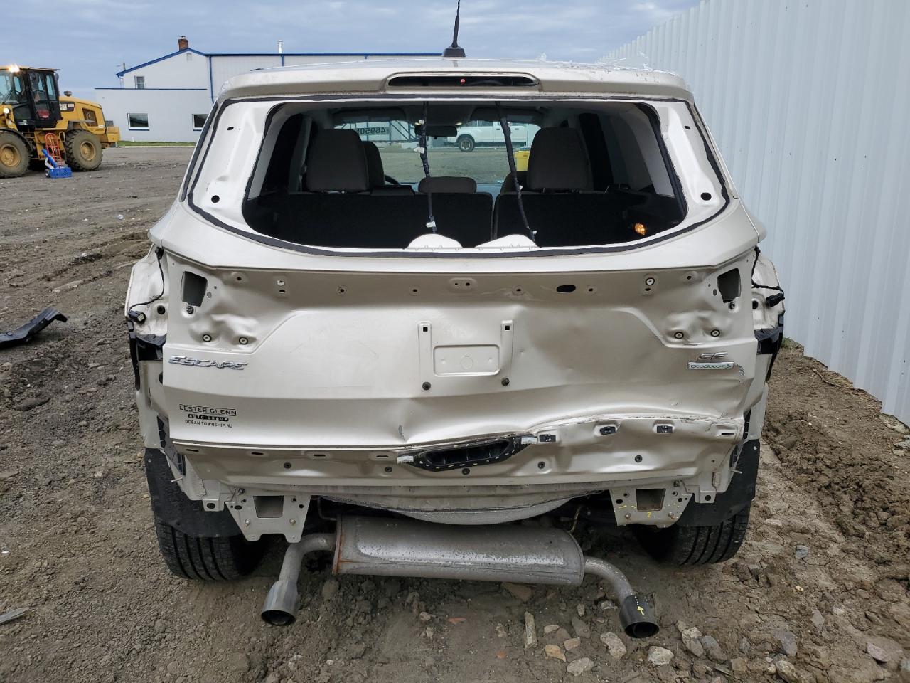 2017 FORD ESCAPE SE - Image 6