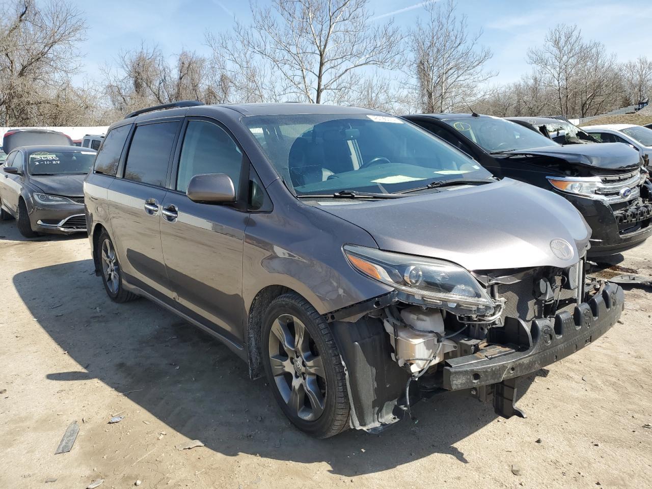 2015 TOYOTA SIENNA SPO - Фото 4