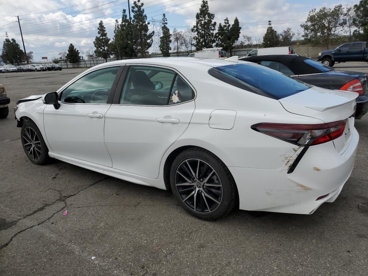 2021 TOYOTA CAMRY SE - Image 2