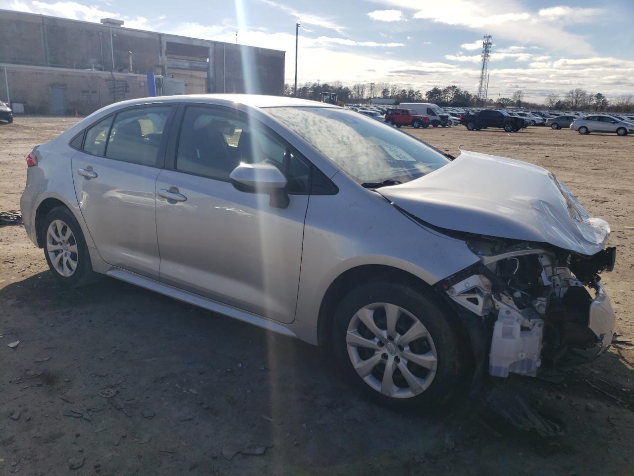 2021 TOYOTA COROLLA LE - Фото 4