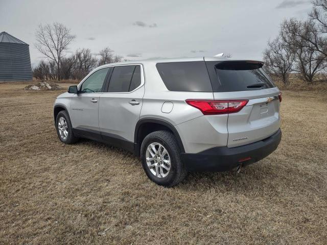 2021 Chevrolet Traverse Ls - Фото 3