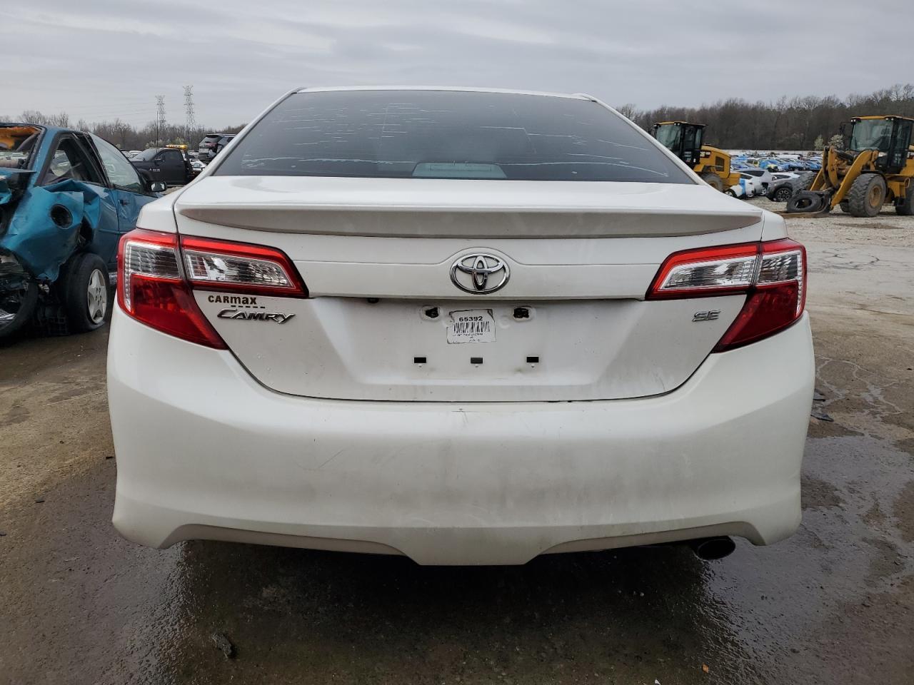 2014 TOYOTA CAMRY L - Image 6