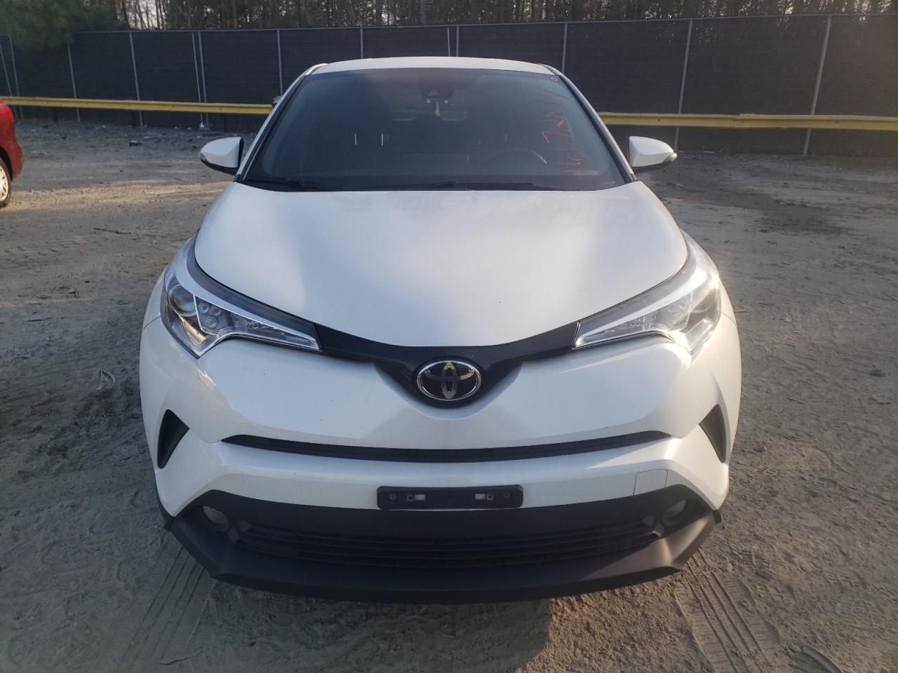 2018 TOYOTA C-HR XLE - Фото 5