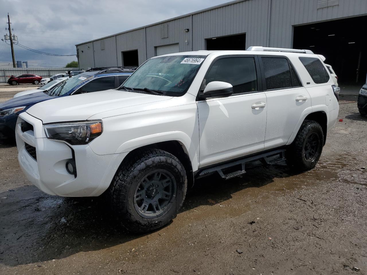 2018 TOYOTA 4RUNNER SR