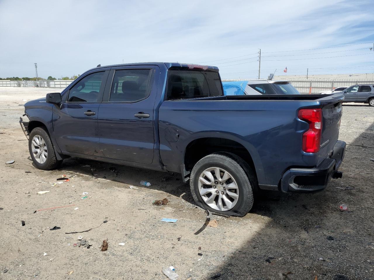 2021 CHEVROLET SILVERADO - Фото 2