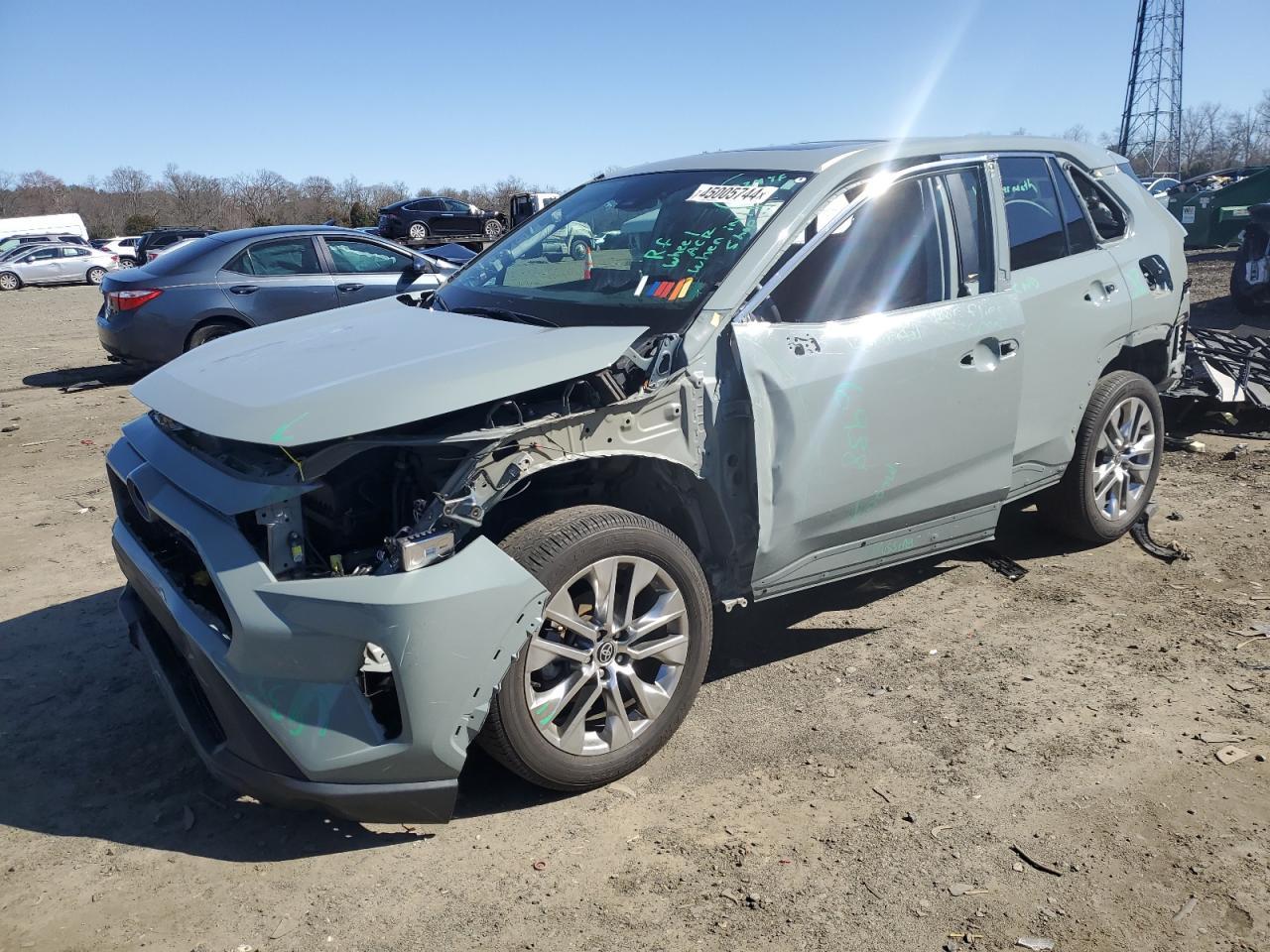 2022 TOYOTA RAV4 XLE P