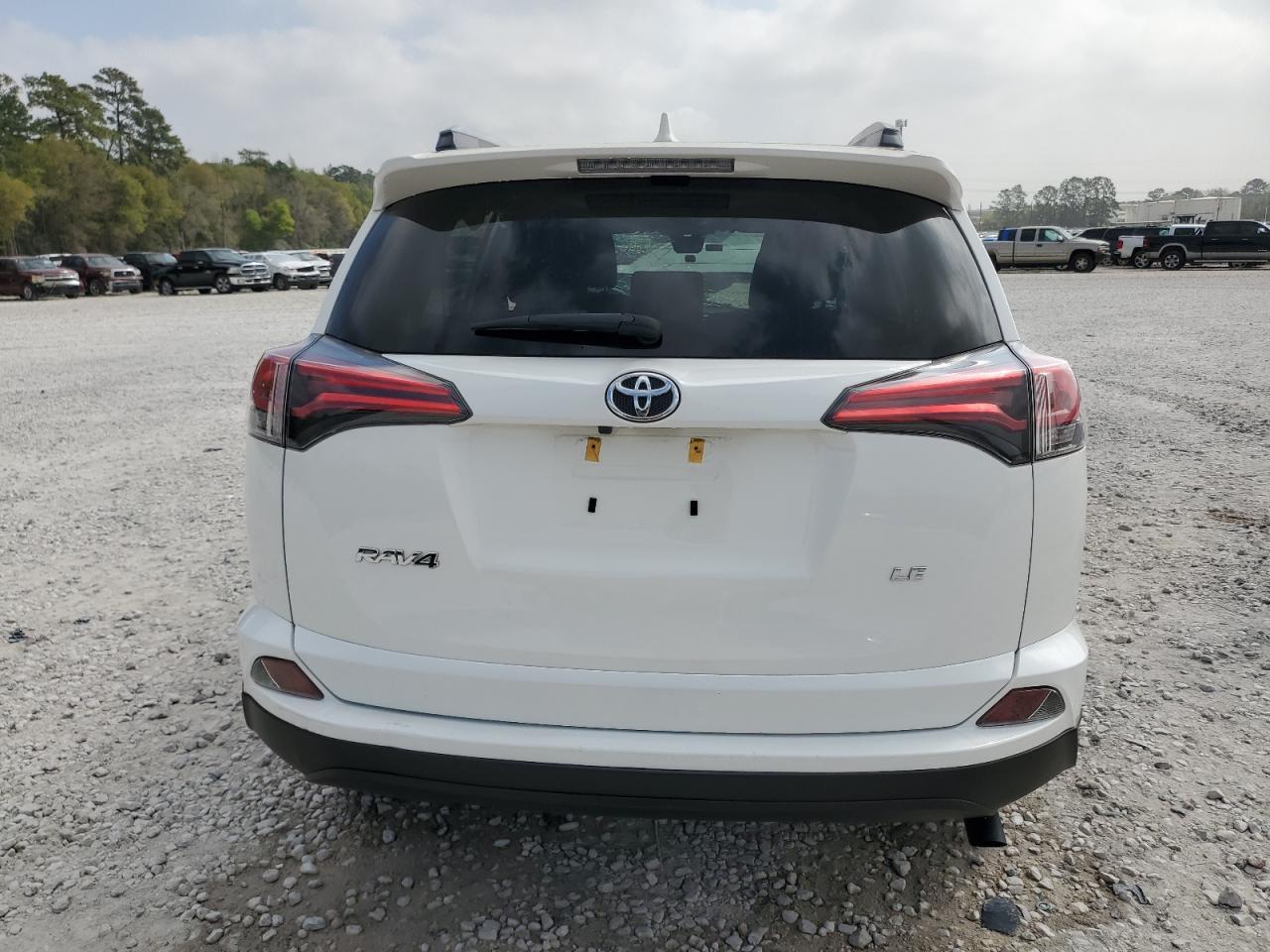 2017 TOYOTA RAV4 LE - Image 6