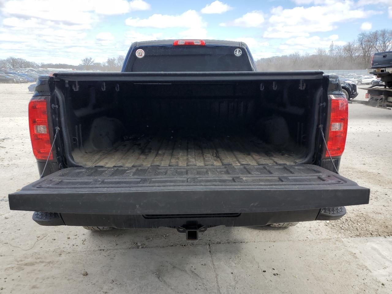 2017 CHEVROLET SILVERADO - Image 6