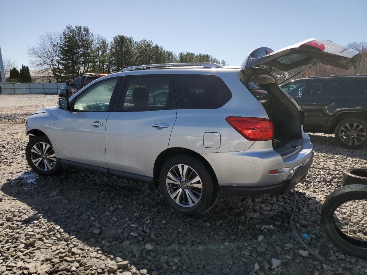 2018 NISSAN PATHFINDER - Image 2