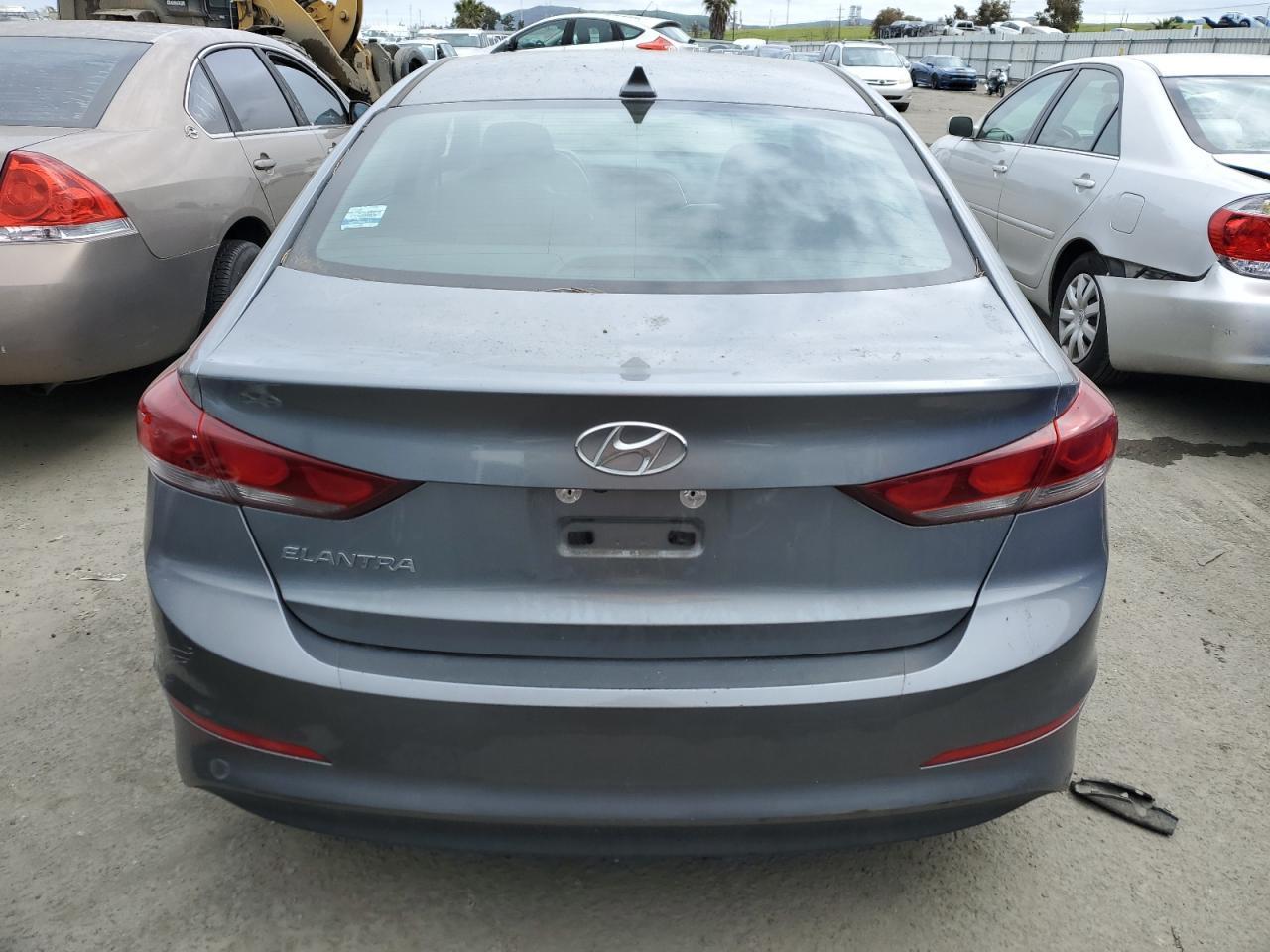 2018 HYUNDAI ELANTRA SE - Фото 6