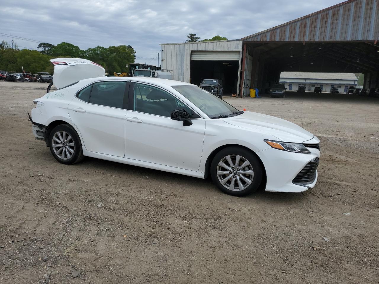 2020 TOYOTA CAMRY LE - Фото 4