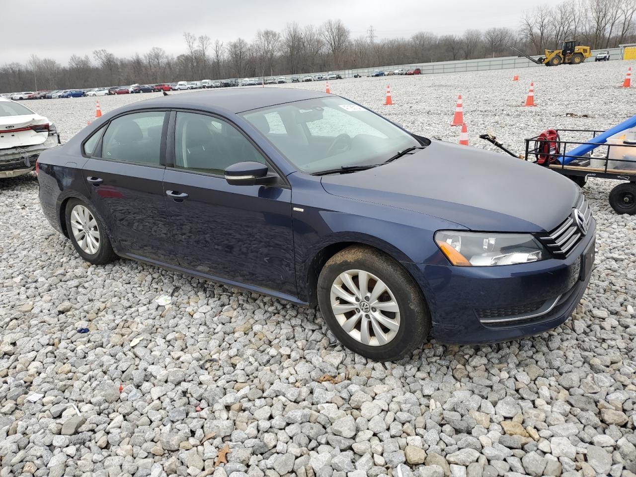 2014 VOLKSWAGEN PASSAT S - Фото 4