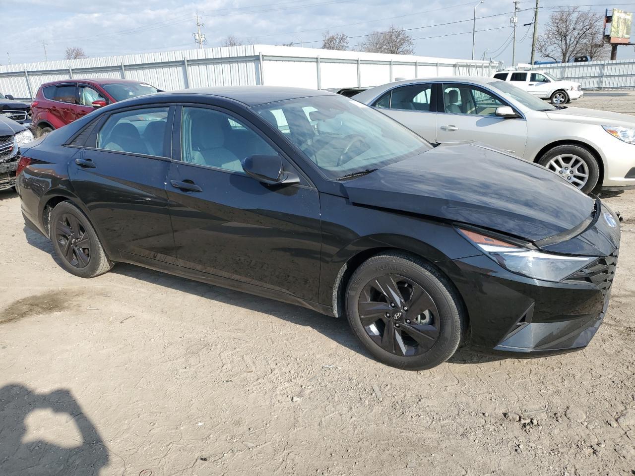 2022 HYUNDAI ELANTRA SE - Фото 4