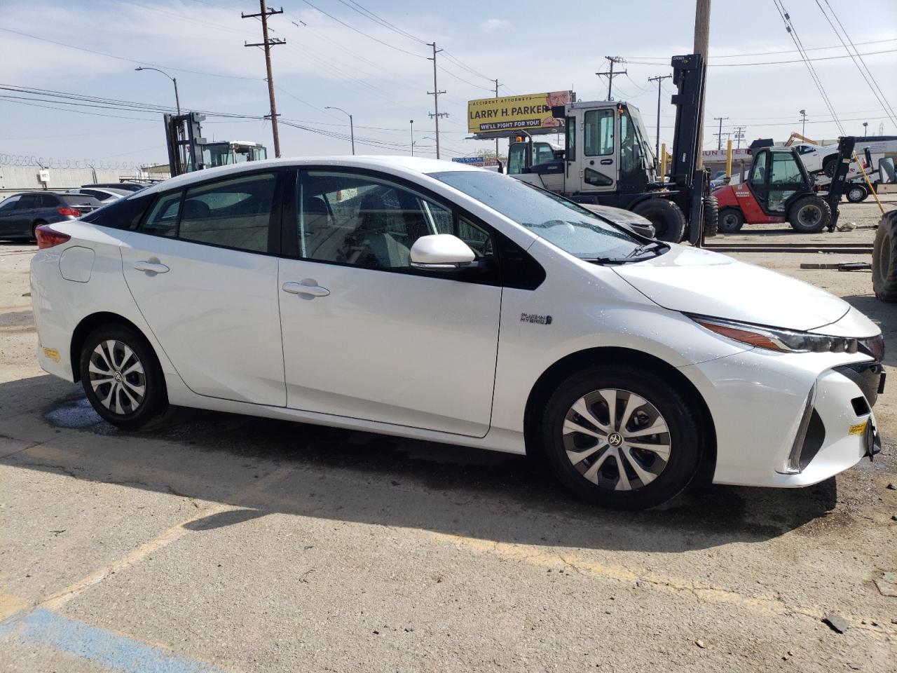 2022 TOYOTA PRIUS PRIM - Image 4