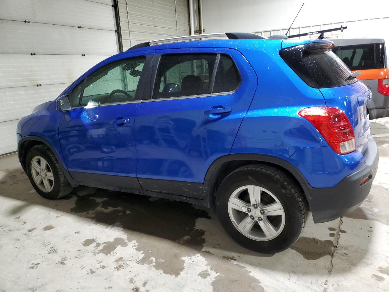 2015 CHEVROLET TRAX 1LT - Image 2