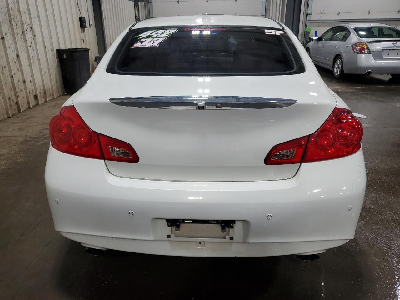 2011 INFINITI G37 - Фото 6