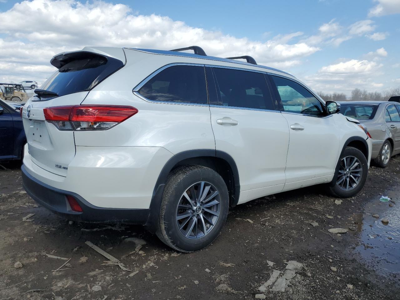 2018 TOYOTA HIGHLANDER - Фото 3