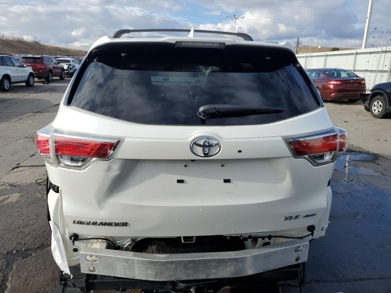 2015 TOYOTA HIGHLANDER - Image 6
