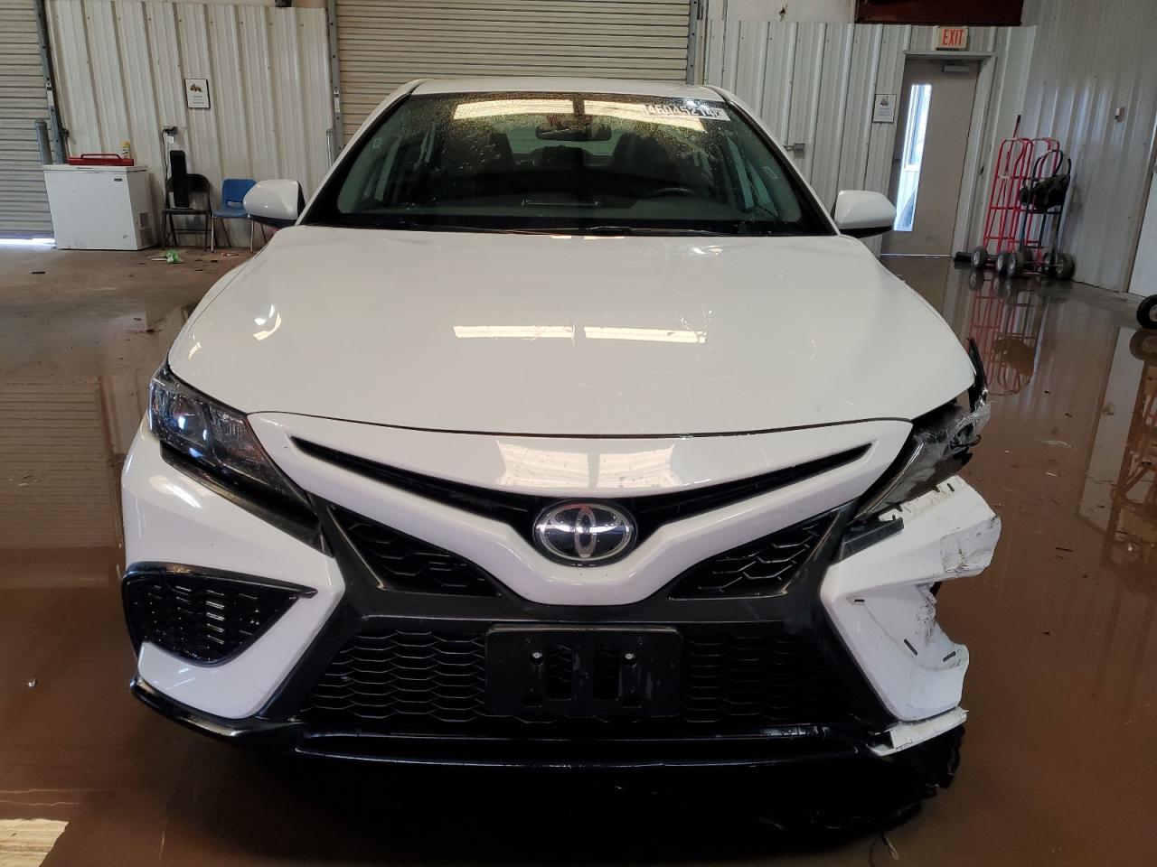 2021 TOYOTA CAMRY SE - Image 5