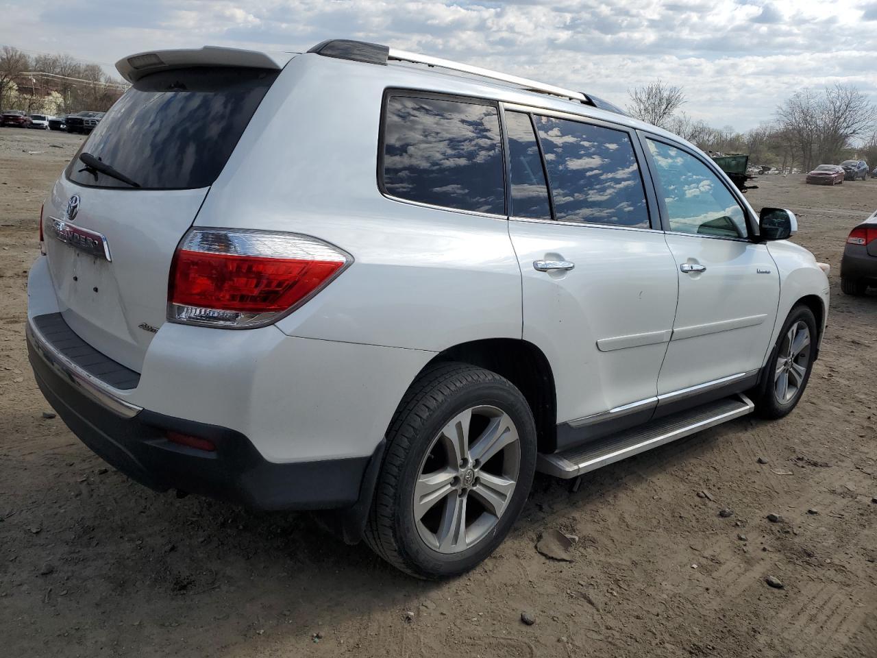 2011 TOYOTA HIGHLANDER - Фото 3