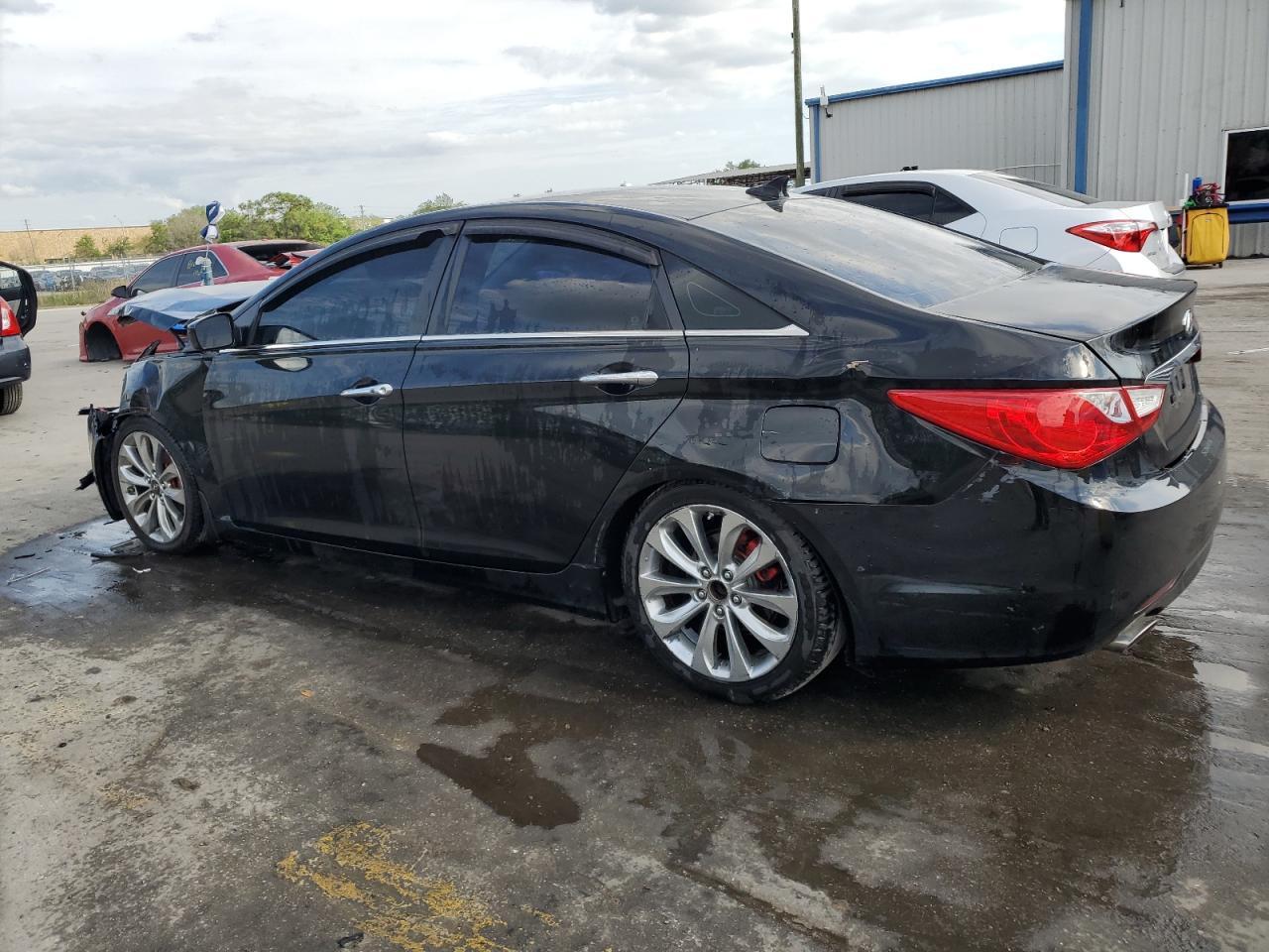 2011 HYUNDAI SONATA SE - Image 2