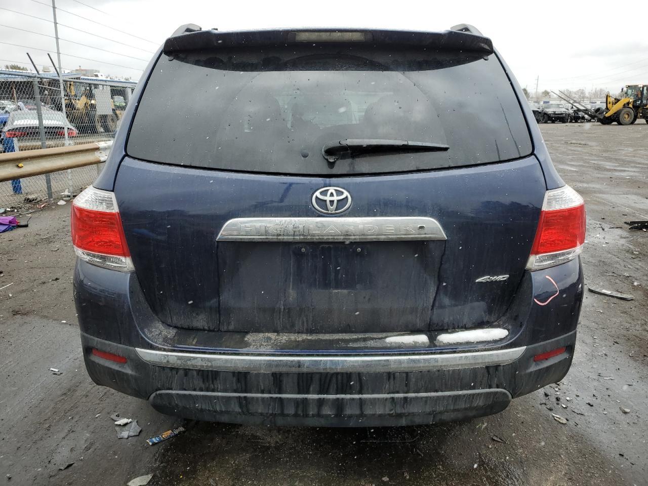 2012 TOYOTA HIGHLANDER - Image 6