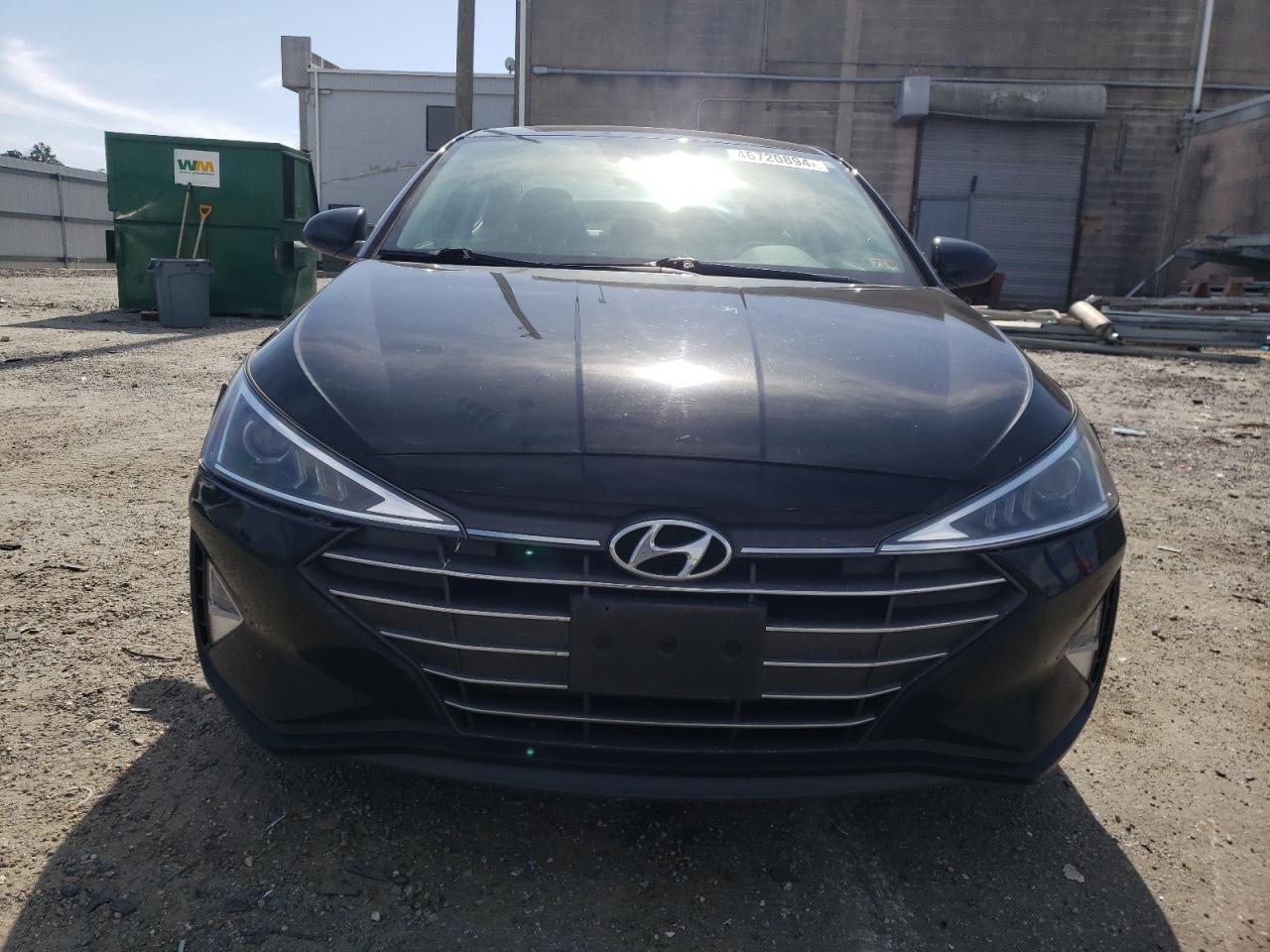 2019 HYUNDAI ELANTRA SE - Фото 5