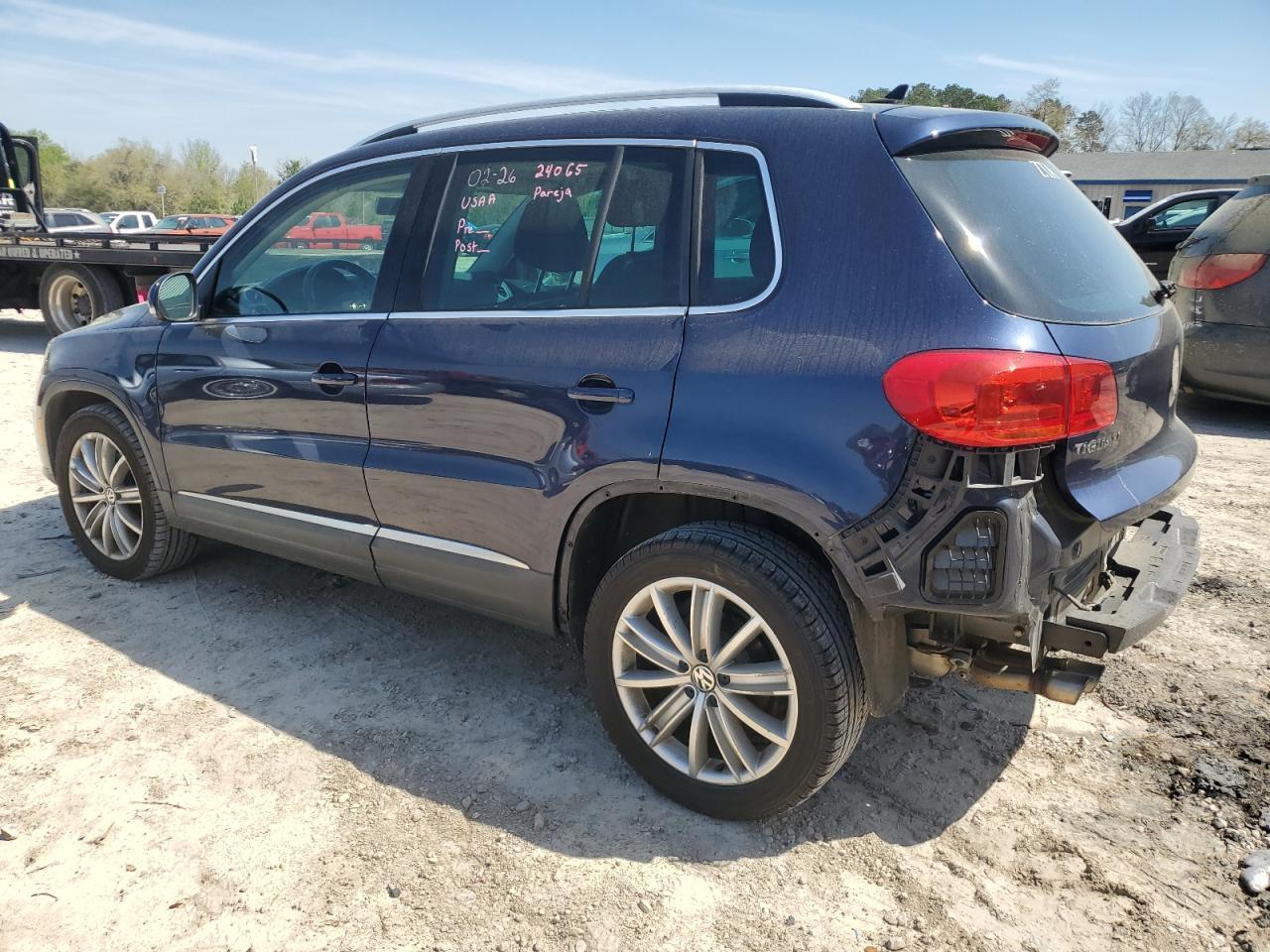 2015 VOLKSWAGEN TIGUAN S - Фото 2