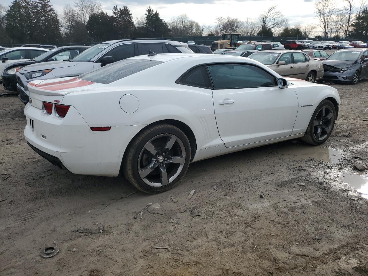 2011 CHEVROLET CAMARO LT - Фото 3