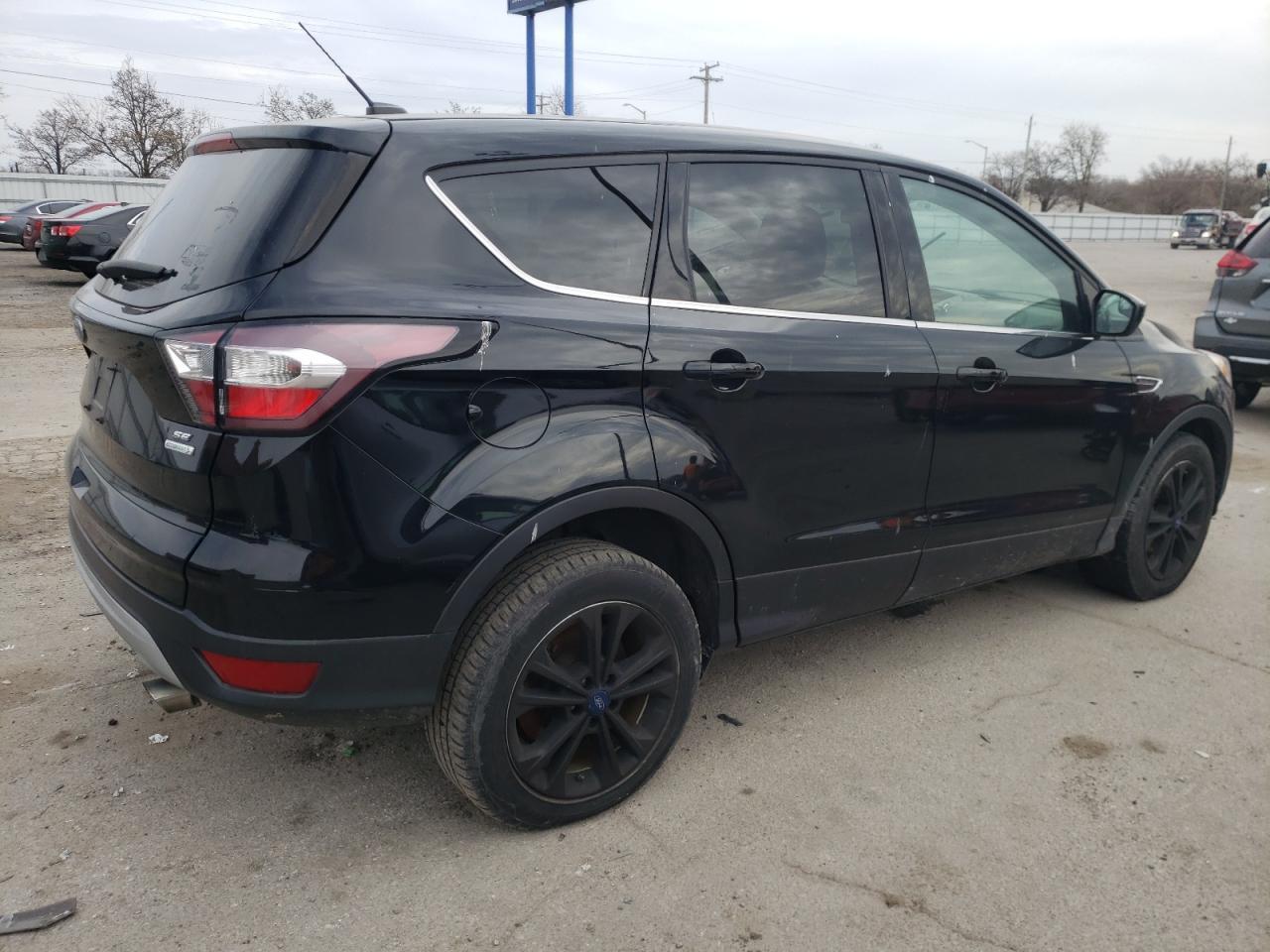 2017 FORD ESCAPE SE - Фото 3