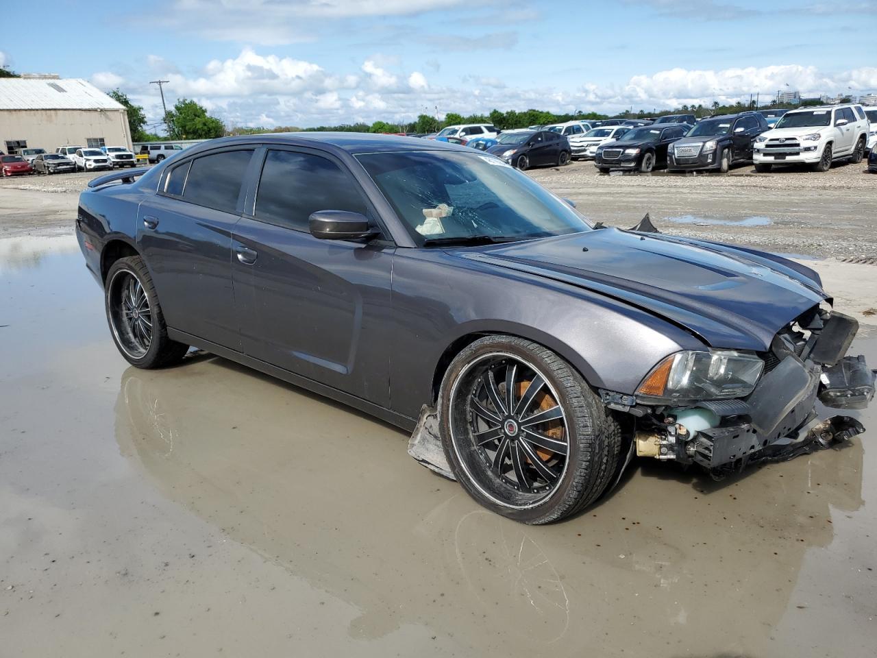 2014 DODGE CHARGER SE - Image 4