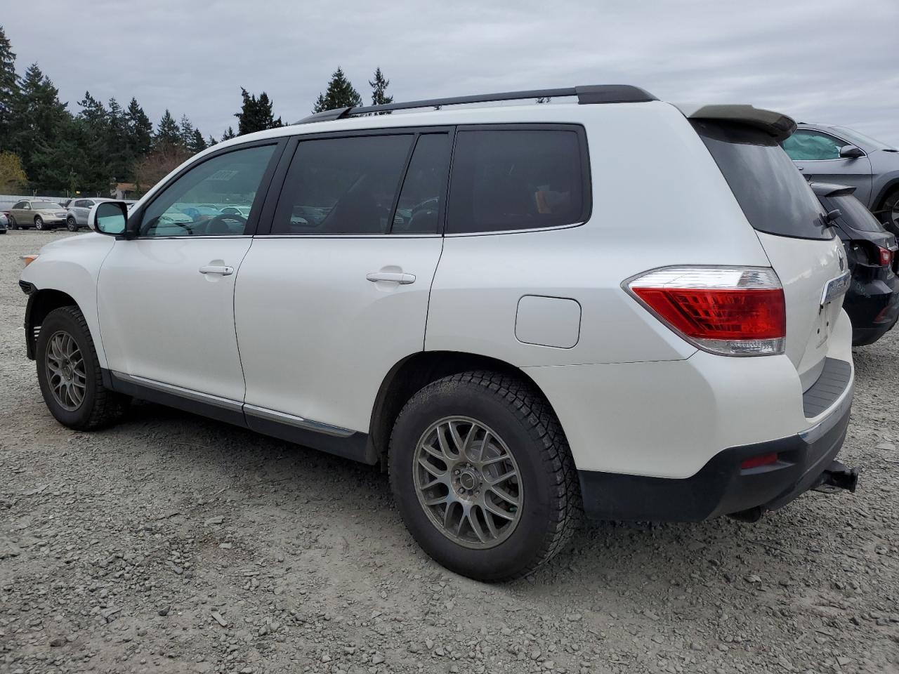 2012 TOYOTA HIGHLANDER - Image 2