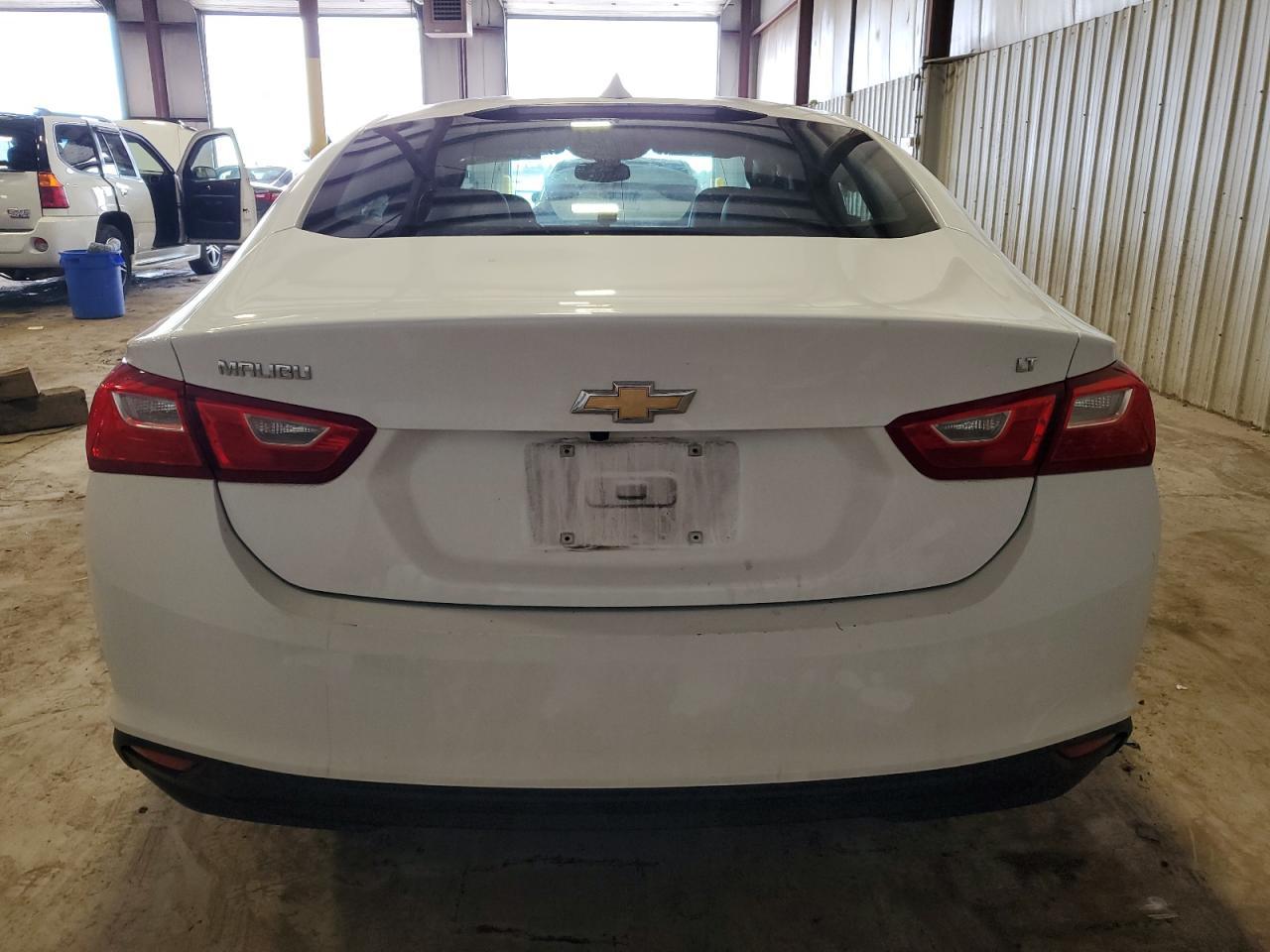 2017 CHEVROLET MALIBU LT - Image 6