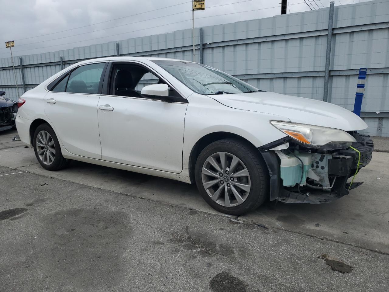 2017 TOYOTA CAMRY LE - Image 4
