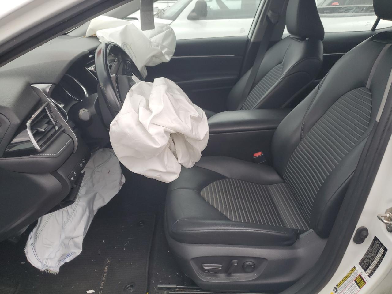 2019 TOYOTA CAMRY L - Image 7