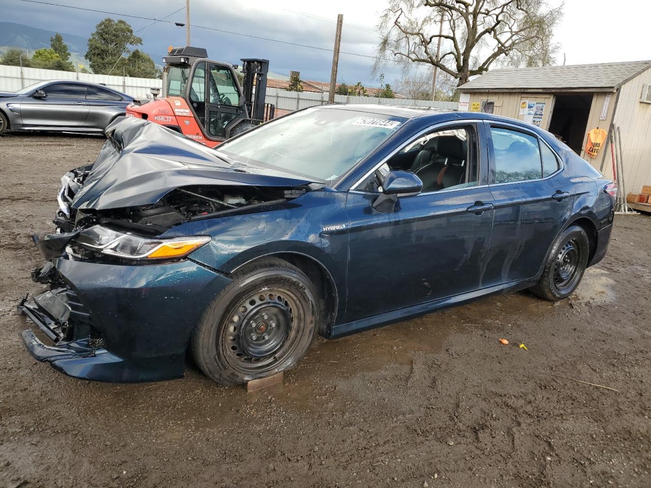 2020 TOYOTA CAMRY LE car image