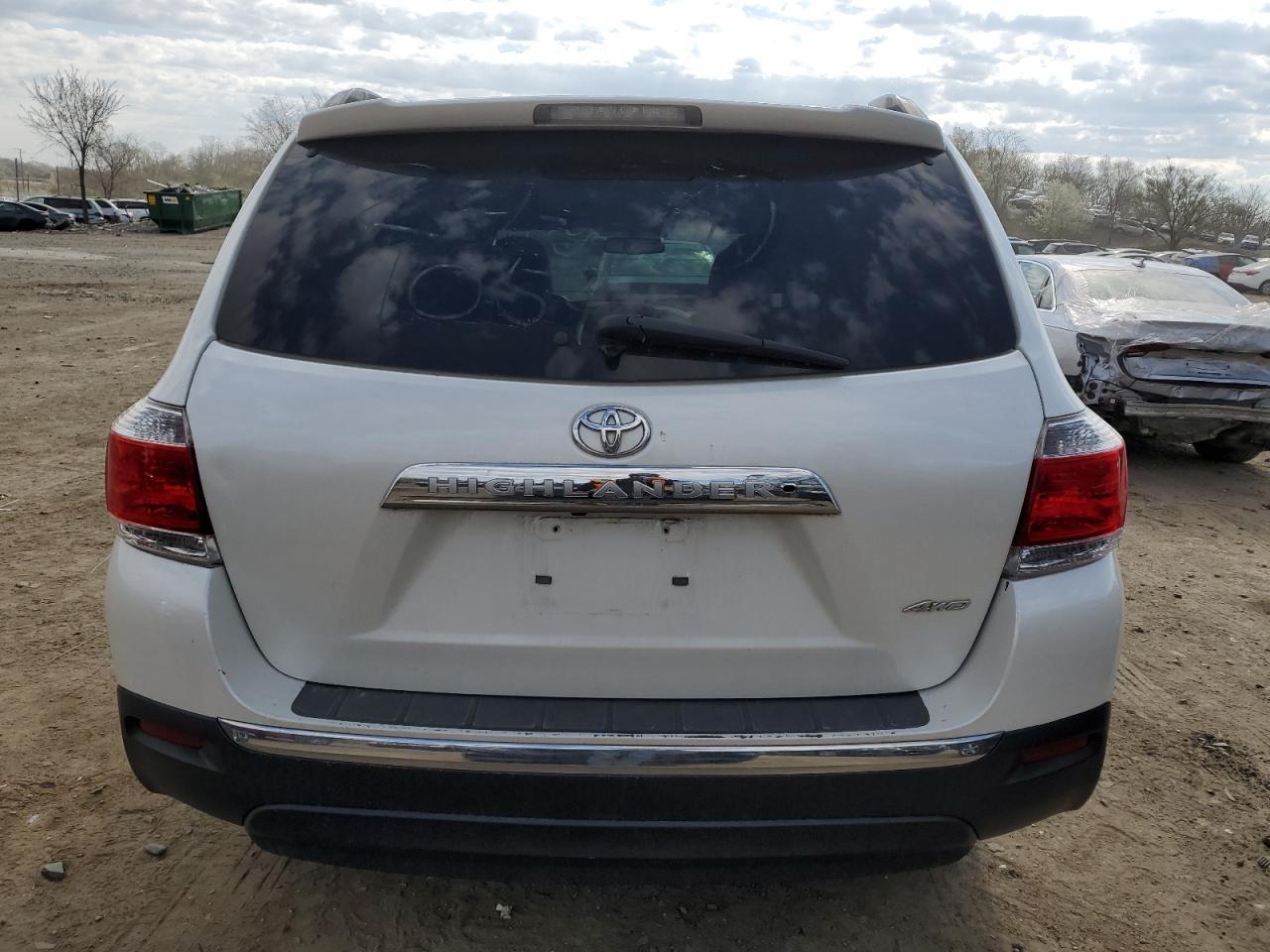 2011 TOYOTA HIGHLANDER - Фото 6