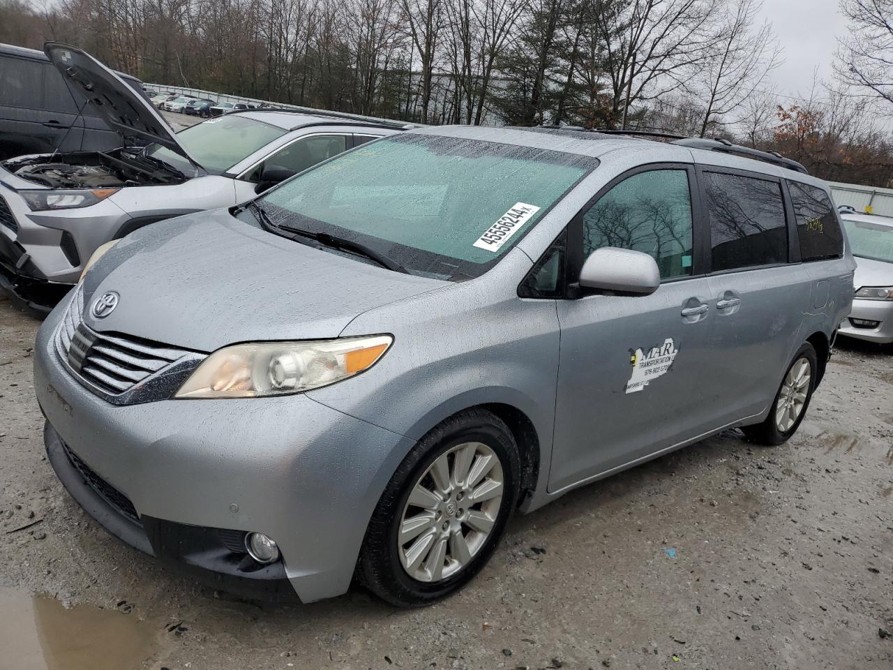 2011 TOYOTA SIENNA XLE