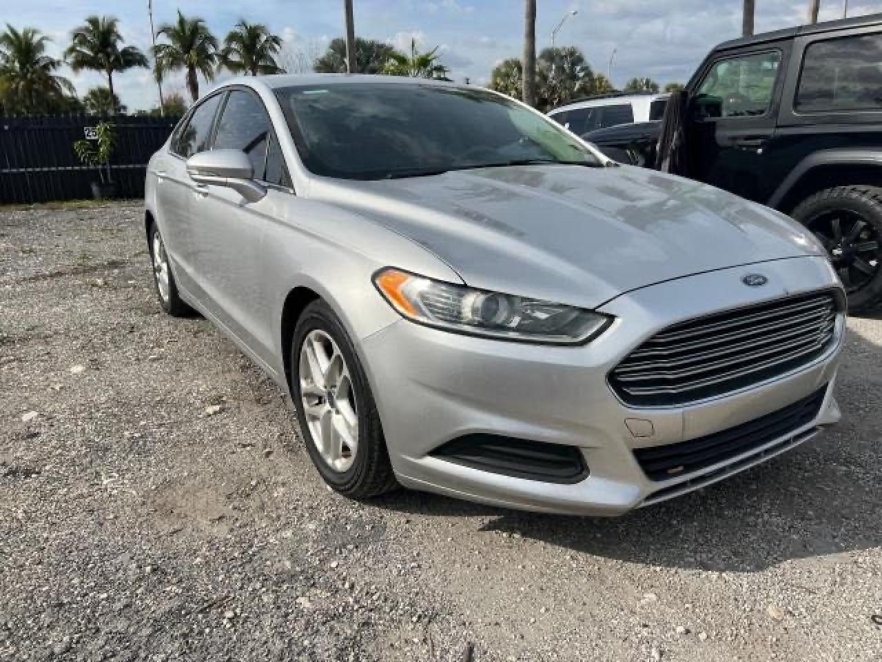 2016 FORD FUSION SE car image