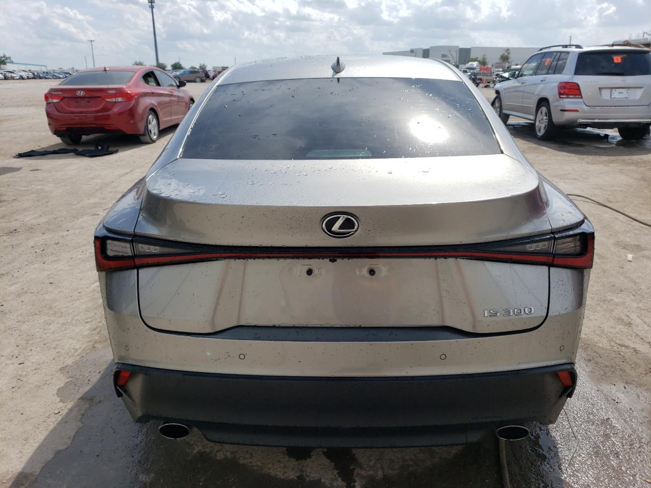 2022 LEXUS IS 300 - Фото 6
