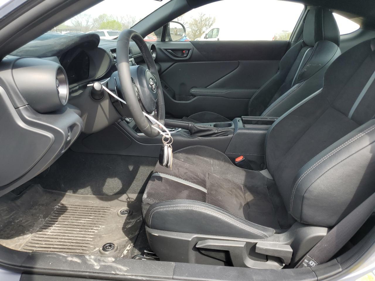 2023 TOYOTA GR 86 PREM - Image 7