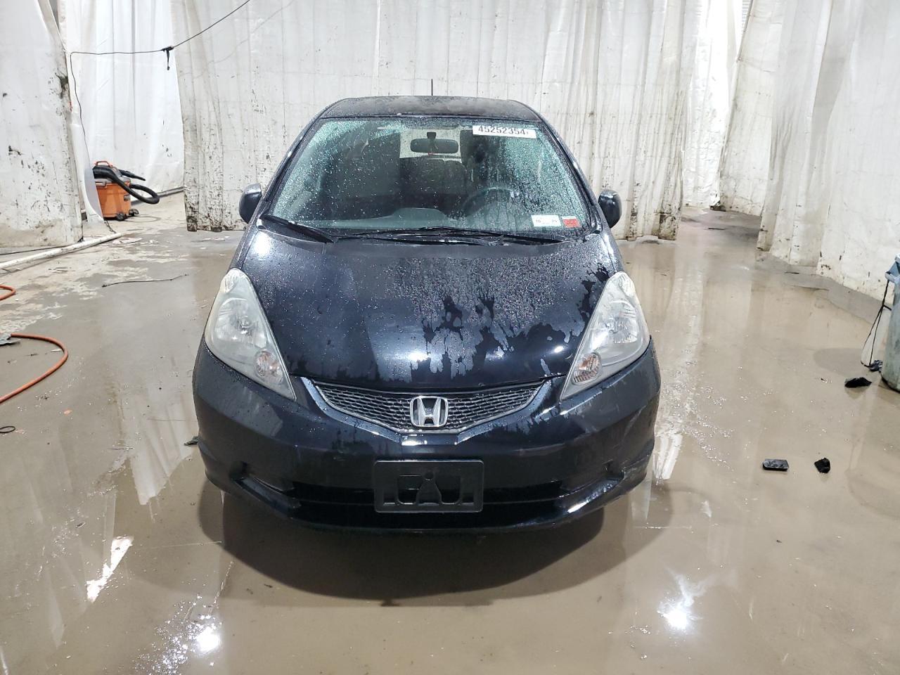 2011 HONDA FIT - Фото 5