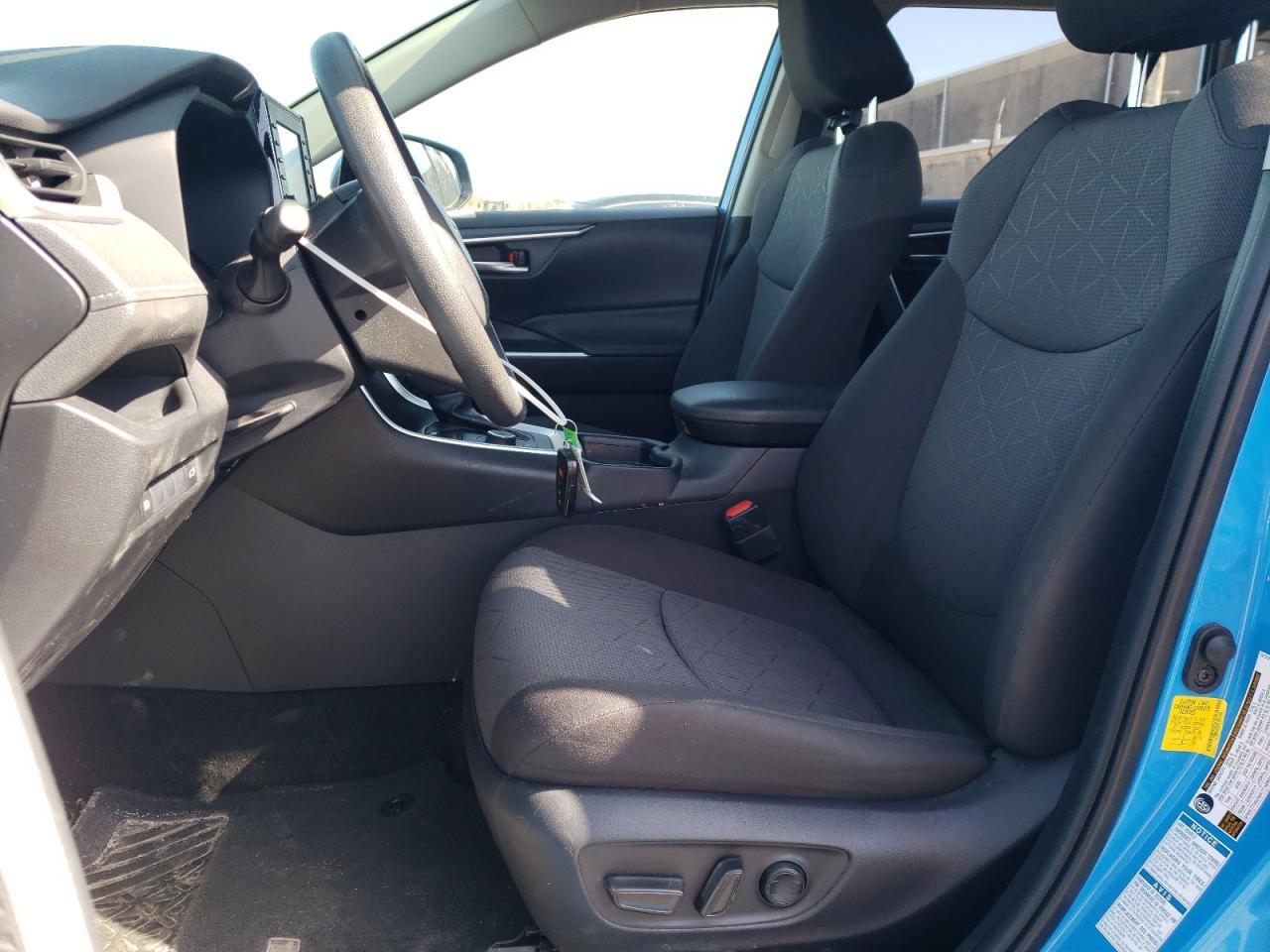 2020 TOYOTA RAV4 XLE - Image 7