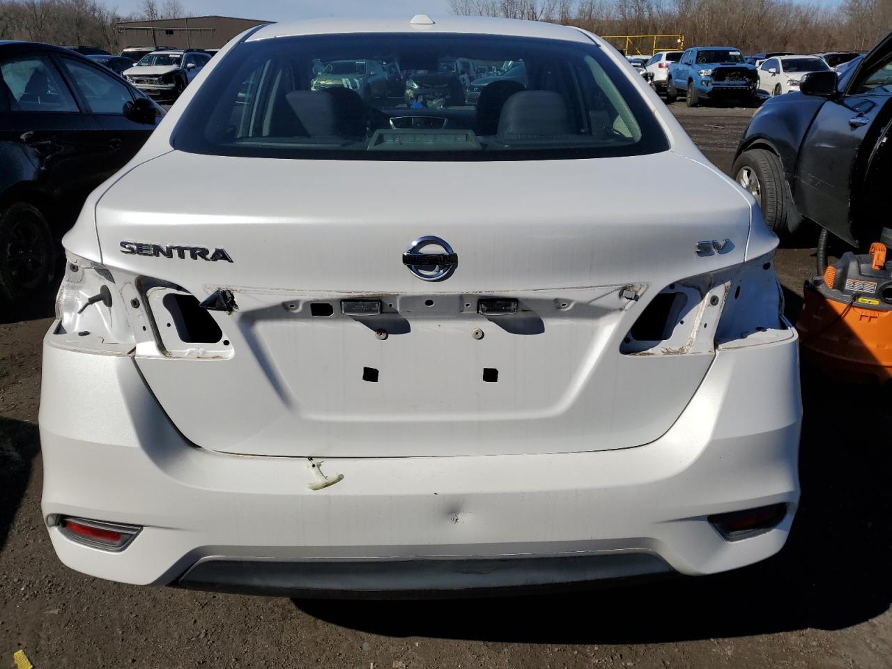 2017 NISSAN SENTRA S - Фото 6