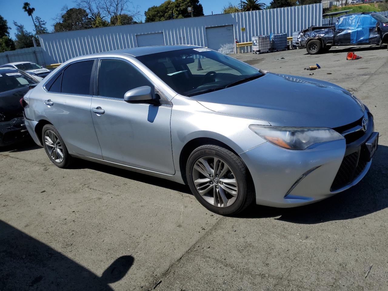 2017 TOYOTA CAMRY LE - Фото 4