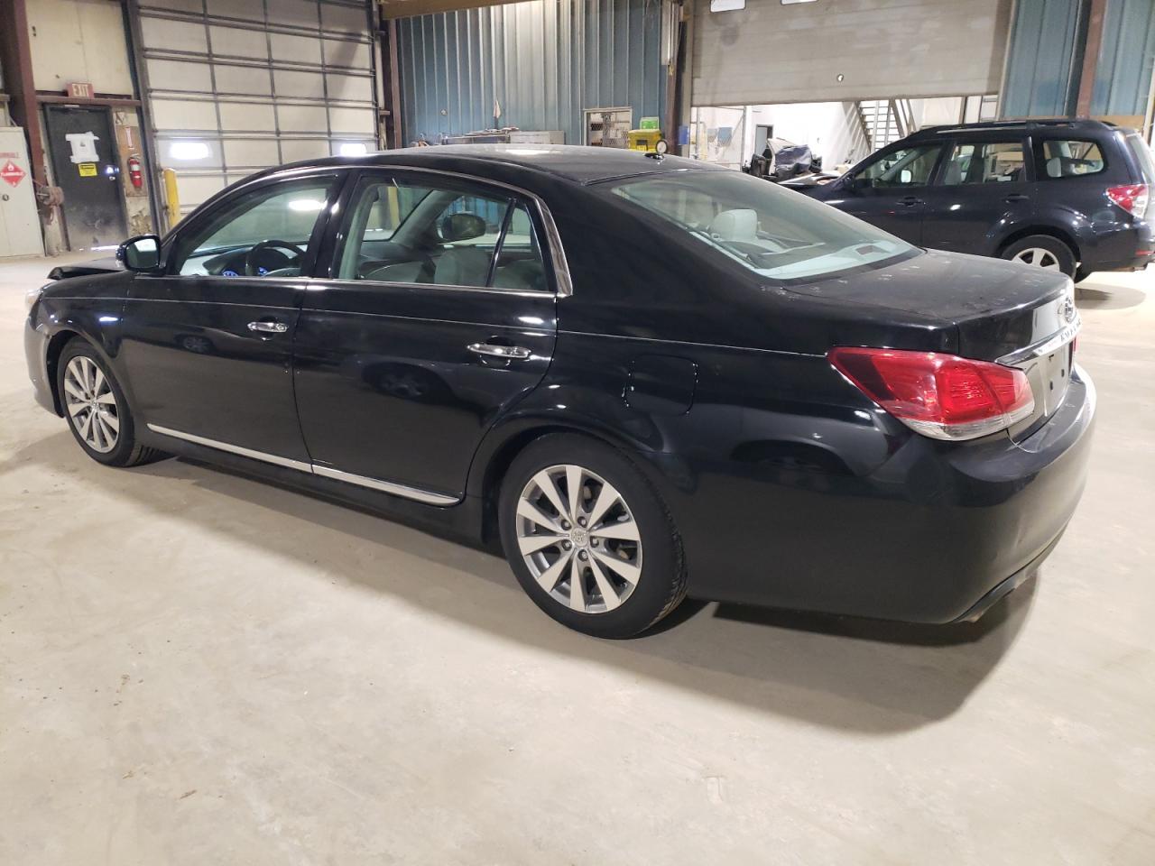 2011 TOYOTA AVALON BAS - Image 2