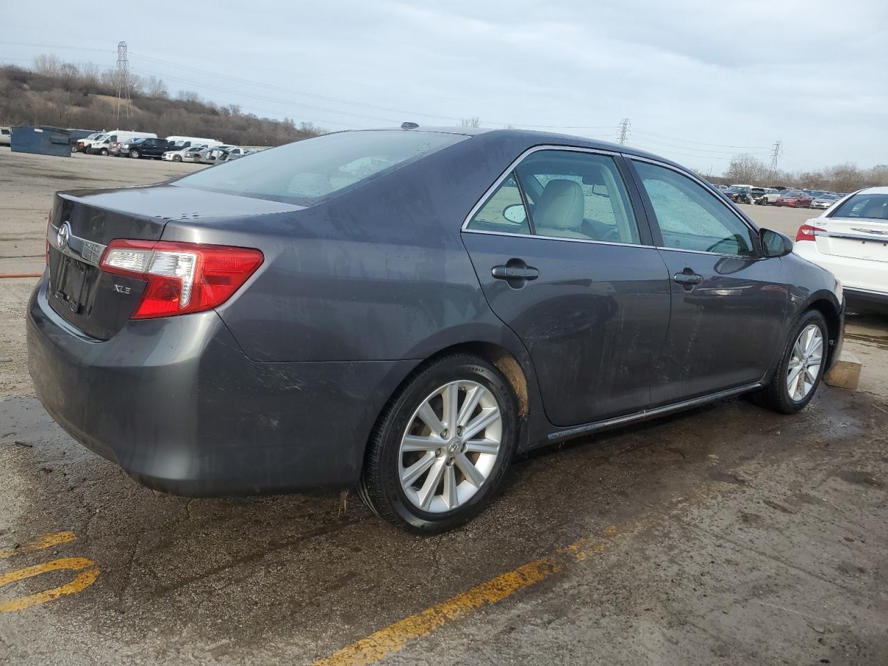 2013 TOYOTA CAMRY L - Фото 3