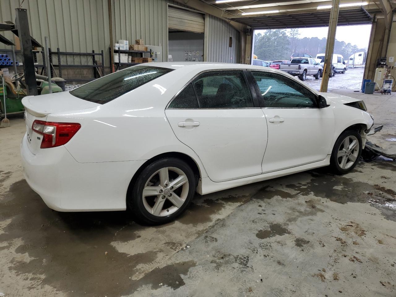 2013 TOYOTA CAMRY L - Image 3