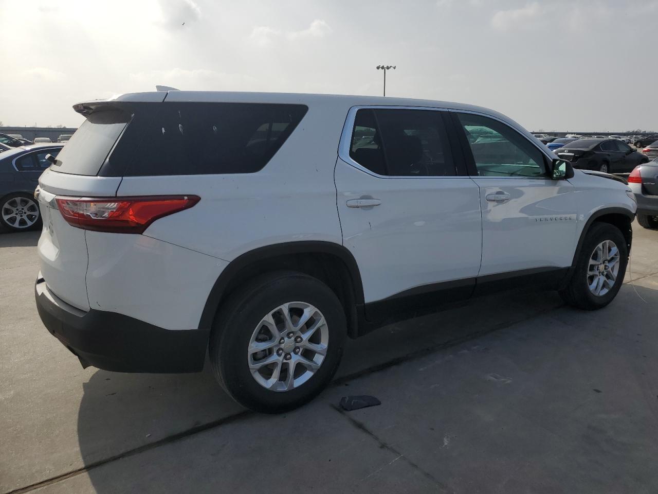 2021 CHEVROLET TRAVERSE L - Фото 3